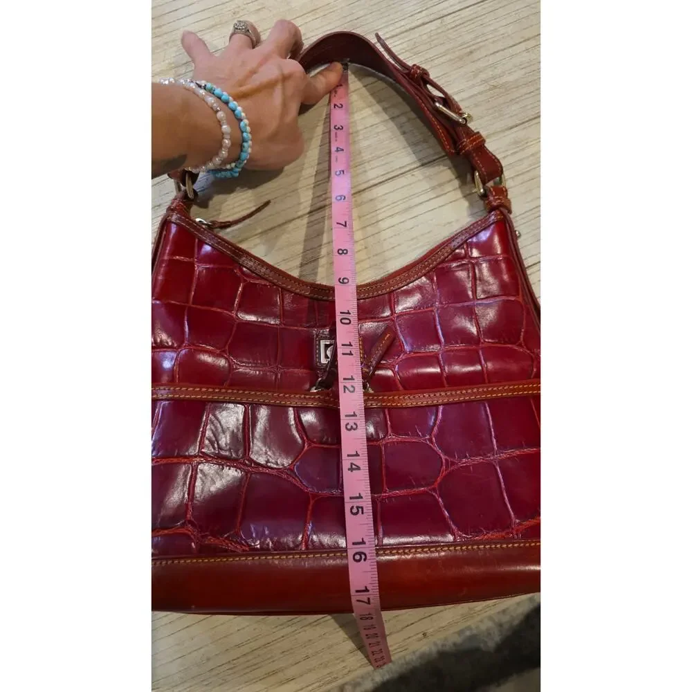 Dooney‎ & Bourke Hobo Shoulder Bag Womens Medium Red Zip Top Gold Croco Embossed
